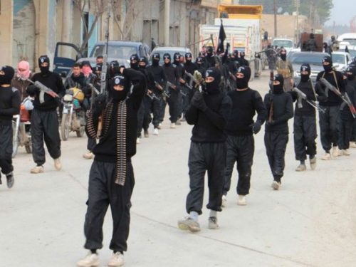 ISIS: le scarpe da basket per scappare veloci